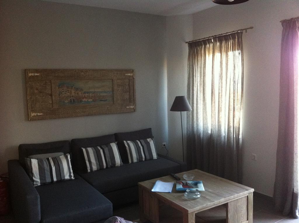 Heliades Maisonettes Мітімна Номер фото